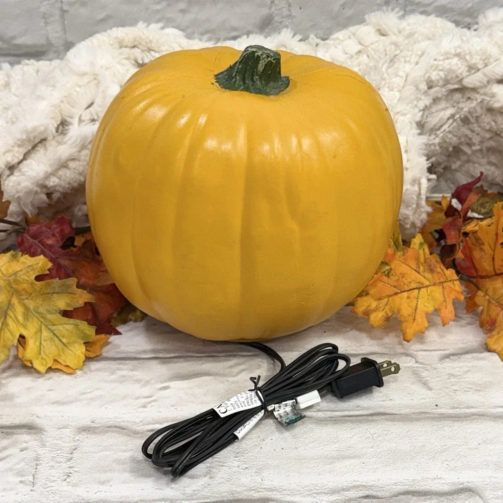 Halloween Jack O'Lantern Foam Blow Mold Light Up Pumpkin Happy Face 